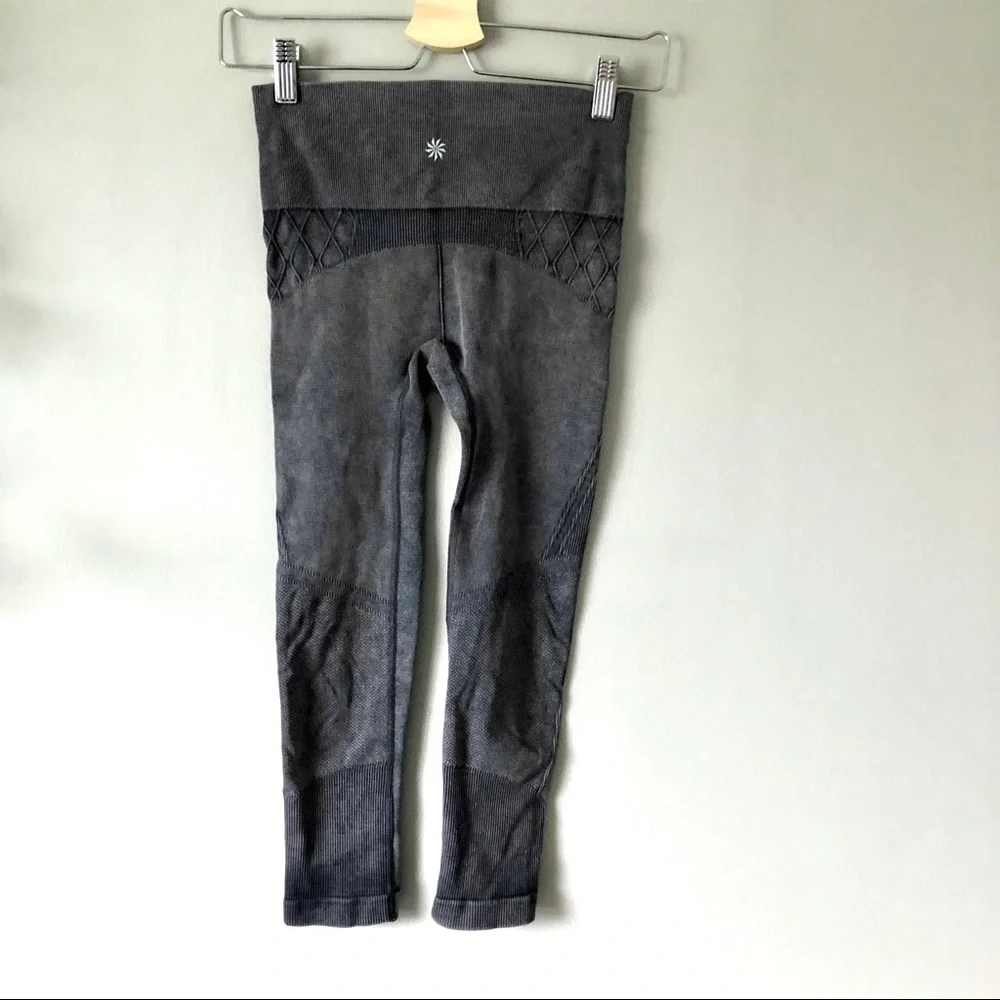 Athleta Recharge cropped seamless leggings XS‎